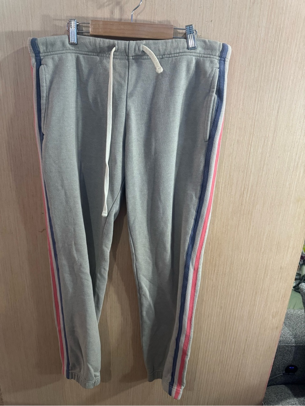 Uniqlo Grey Sweatpants with Pink & Navy Side Stripes Size Large